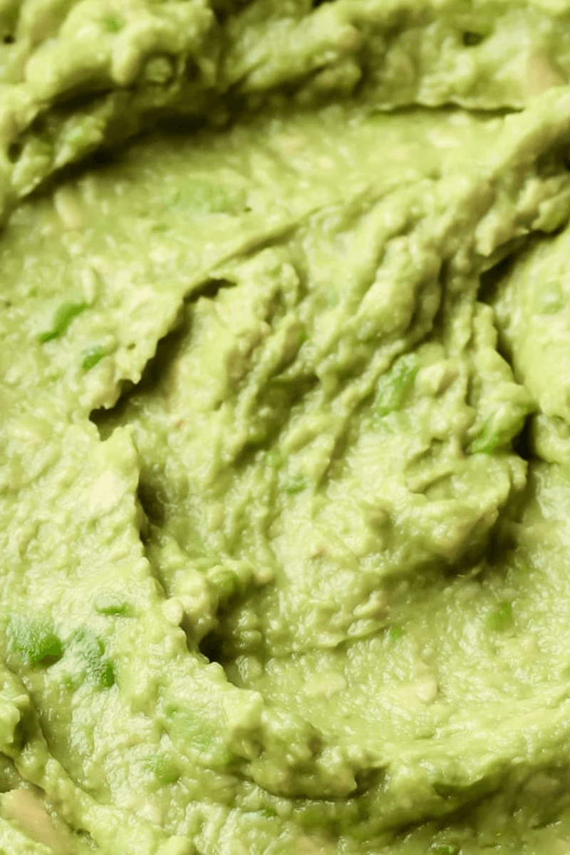 Avocat smashé minute, frais et crémeux, chez CRISPY SOUL