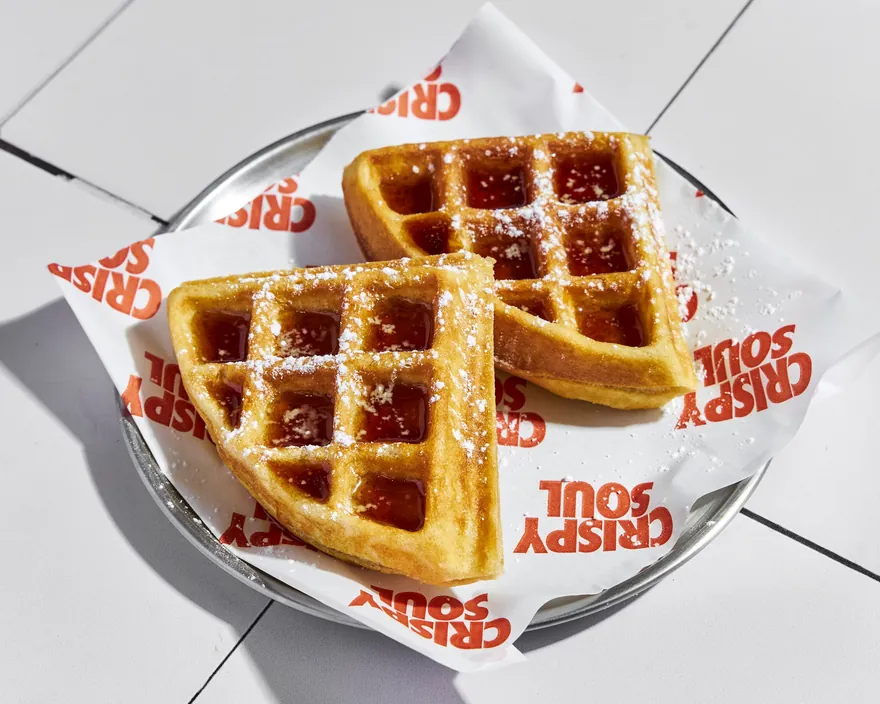 Sweet Waffle Duo Sirop d’Érable - menu CRISPY SOUL, poulet frit halal et waffle burgers